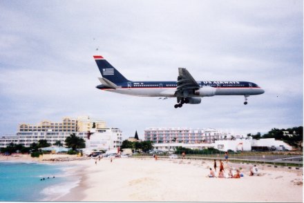 the planes really do come this close to the beach!